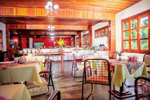 Desayuno buffet incluido todos los días