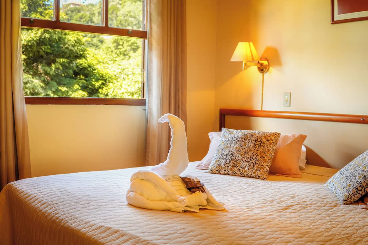 Quarto superior Duplo | 1 bedroom, minibar, bed sheets