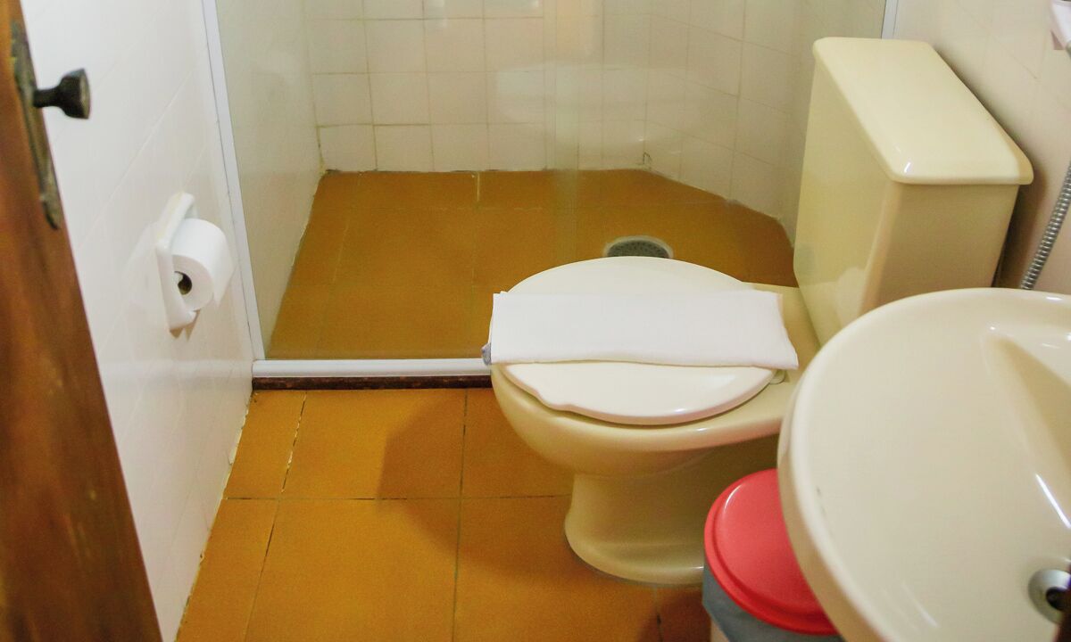 quarto superior duplo | bathroom | shower, towels