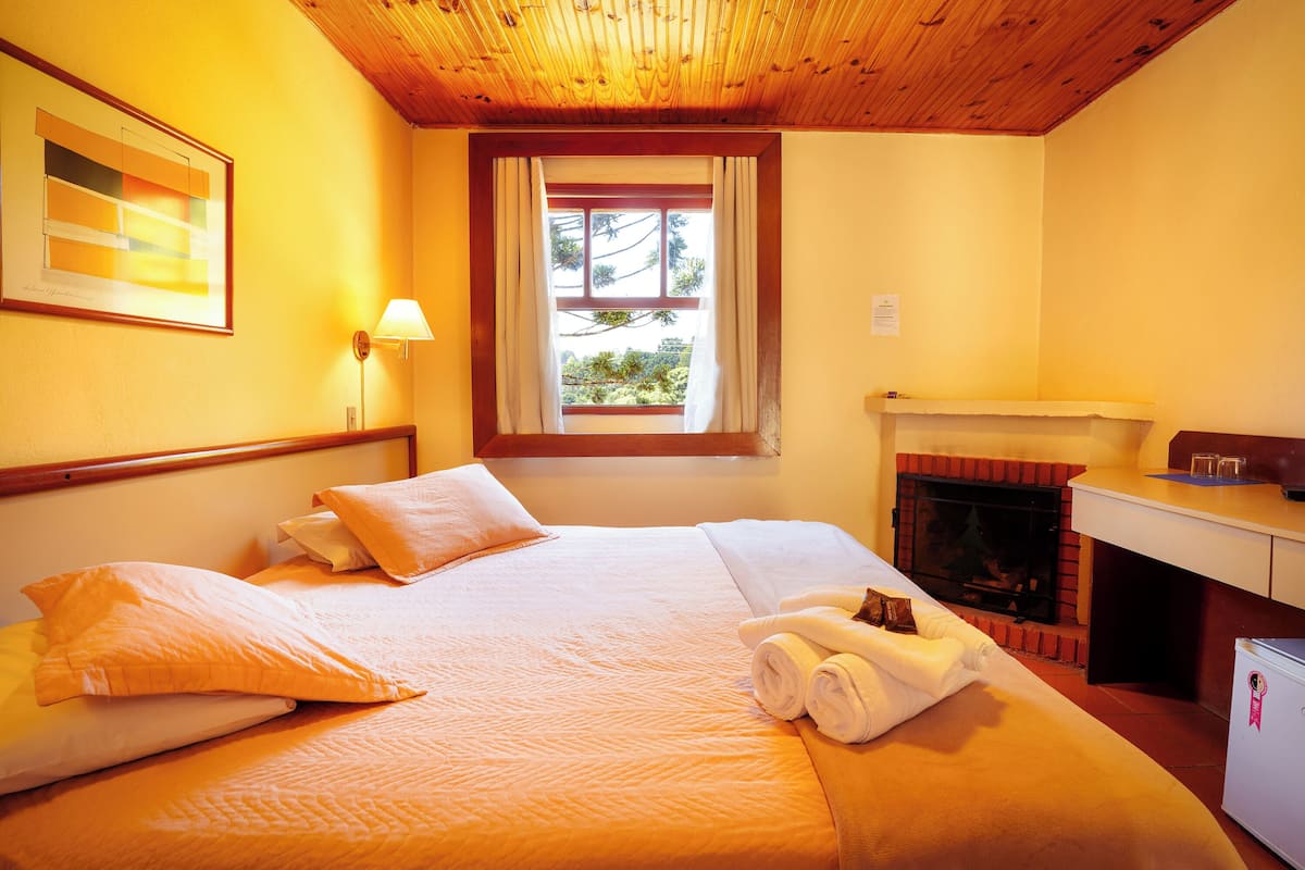 Quarto standard Duplo | 1 bedroom, minibar, bed sheets