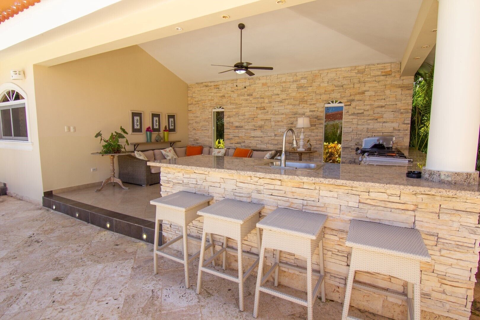 冰箱、微波炉、烤箱、炉灶