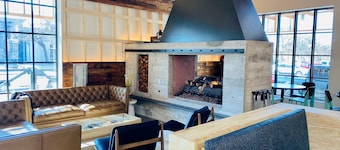Cotton Court, by Valencia Hotel Collection