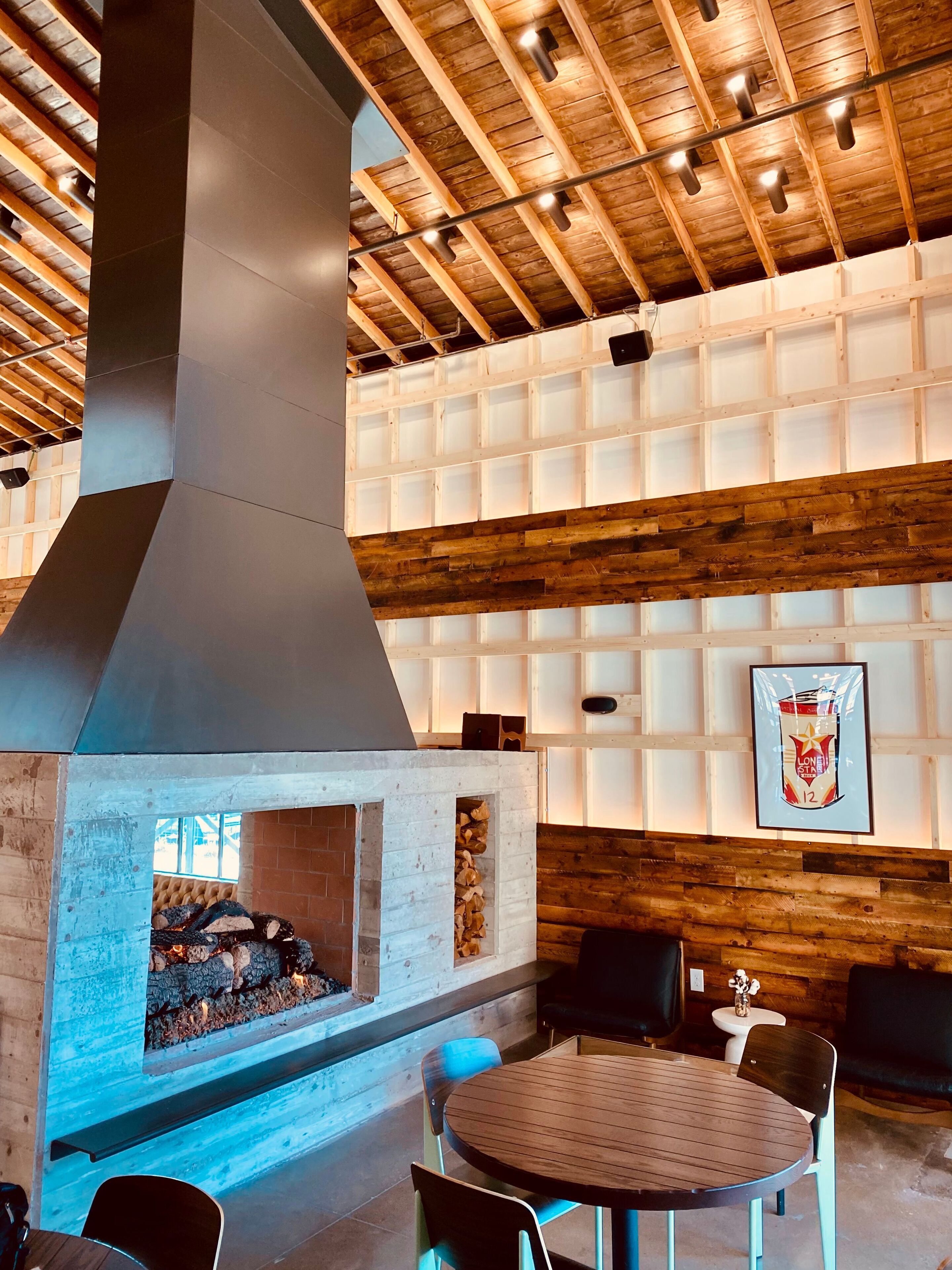 breakfast and dinner served, american cuisine