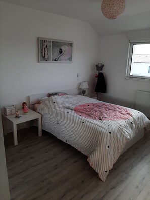 4 bedrooms, WiFi, bed sheets