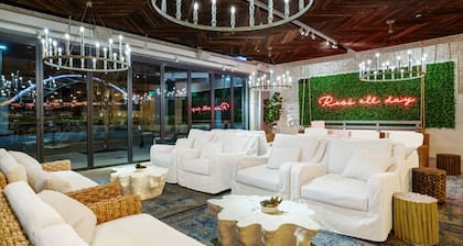 ★Rooftop Deck ★4BR/4BA 3mi to Broadway