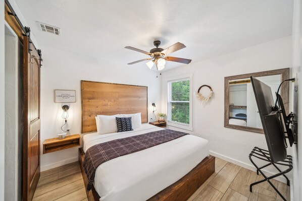 2 bedrooms, iron/ironing board, free WiFi, bed sheets