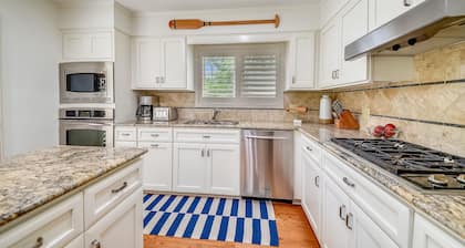 5 ⭐️ property! Private pool!!SHORT walk to beach!! ❤️ of Sea Pines. Sleeps 12