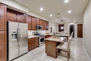 Fridge, microwave, oven, stovetop - La Joya del Desierto (The Jewel of the Desert) - Cave Creek (Cave Creek)