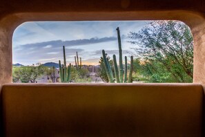 Interior - La Joya del Desierto (The Jewel of the Desert) - Cave Creek (Cave Creek)