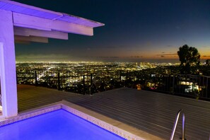Indoor pool, outdoor pool - Hollywood Hills jetliner views among the stars (Los Angeles)