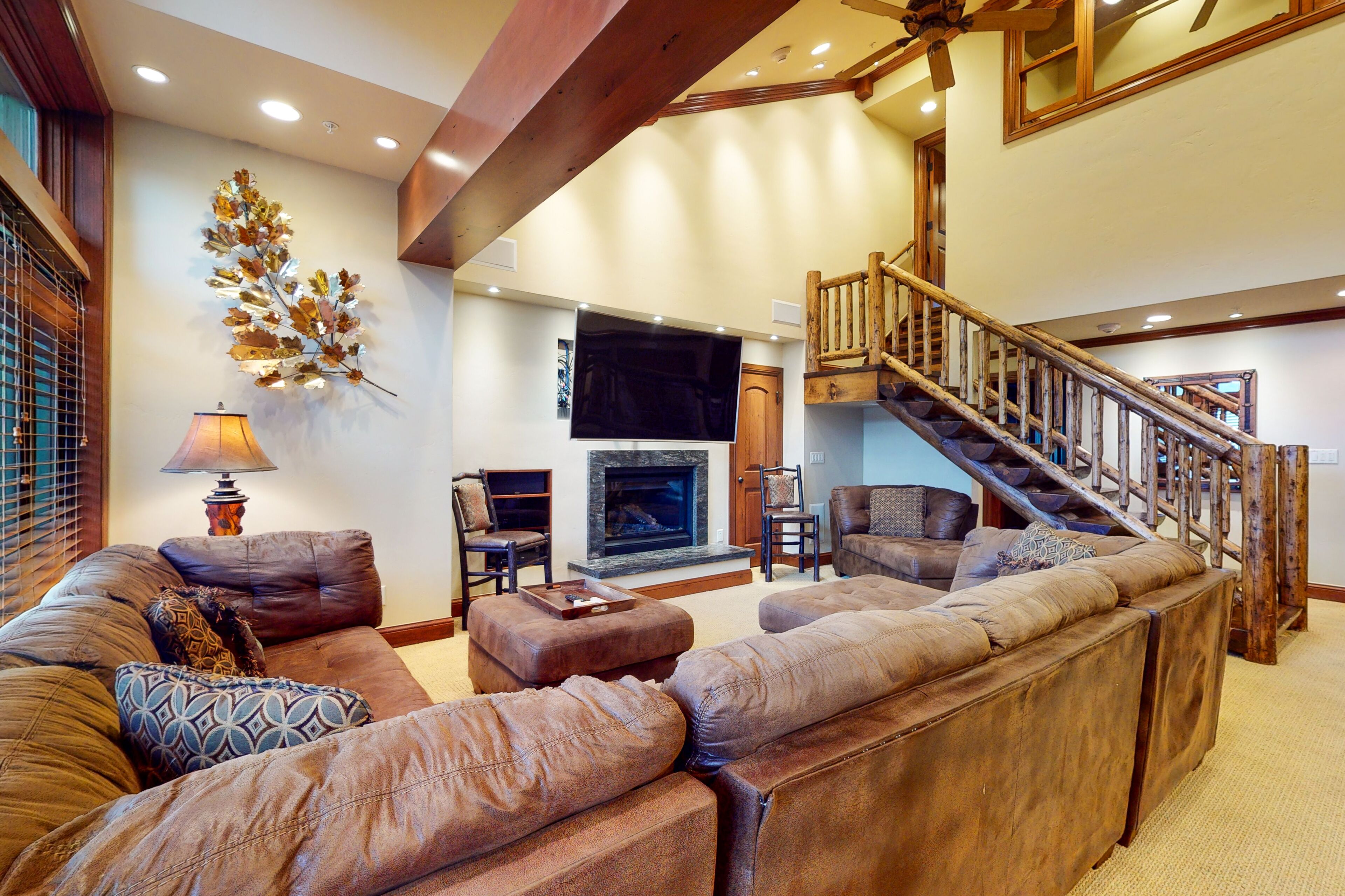 Ski-in/out villa w/ fireplace, alpine view, fast WiFi & shared pool/hot tub/W/D