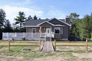 Exterior - 20 acres, located near beaches, snowmobile trails and other local attractions. (Montague)