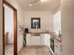 Frigorifero, microonde, forno, lavastoviglie