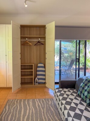 Interior - Quiet Studio Hideaway 5 minutes Walk to Cable Beach (Cable Beach)