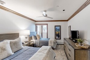 4 bedrooms, iron/ironing board, Internet, bed sheets - Luxury ski-in/ski-out condo w/ fireplace, fast WiFi, shared pool/hot tub/laundry (Vail)