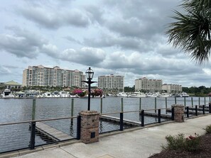 Marina - Amazing Studio, 5 minutes to the Private Beach.  (Myrtle Beach)