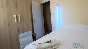 3 bedrooms, iron/ironing board, bed sheets - Neptune with ocean view (Salou)