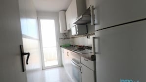 Coffee/tea maker, fridge, microwave, oven - Neptune with ocean view (Salou)
