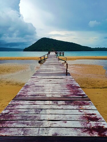 The Azure - M'Pai Bay
