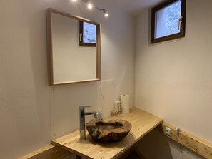 Shower, free toiletries, hair dryer, towels - Das Marienkaeferhaus (Uerzig)