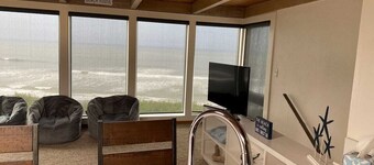 Forever ocean views! Close to one of the cleanest rivers in the world & Redwoods