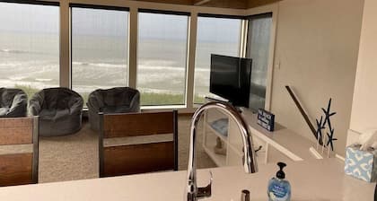 Forever ocean views! Close to one of the cleanest rivers in the world & Redwoods