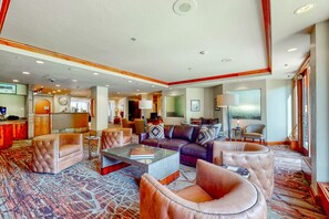 Lobby - Elegant, ski-in/out condo w/ fireplace, fast WiFi, shared pool/hot tubs/laundry (Vail)