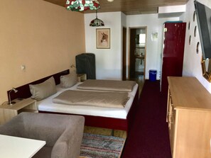 1 bedroom, in-room safe, WiFi, bed sheets - Doppelzimmer B - Gästehaus am Lindenweg (Meersburg)
