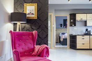 1 makuuhuone, työpöytä, silitysrauta/-lauta, Wi-Fi