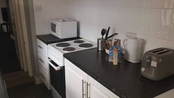 Apartemen | Dapur pribadi | Lemari es, microwave, oven, dan kompor