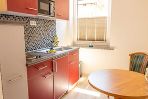 Kühlschrank, Mikrowelle