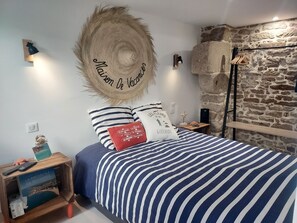 1 bedroom, iron/ironing board, travel cot, free WiFi