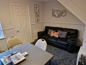 Casa | Area soggiorno | TV 30 pollici con canali digitali