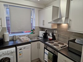 House | Private kitchen | Fridge, microwave, oven, stovetop