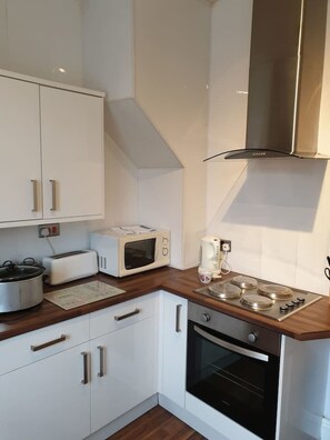 3 bedrooms, iron/ironing board, free WiFi, bed sheets - South Shield's Hidden Gem Garnet 3 Bedroom Apartme (South Shields)