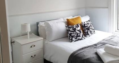 South Shield's Hidden Gem Garnet 3 Bedroom Apartme