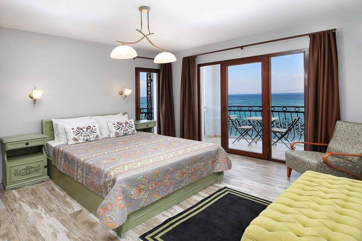 Deluxe Room, Sea View | Free WiFi, bed sheets