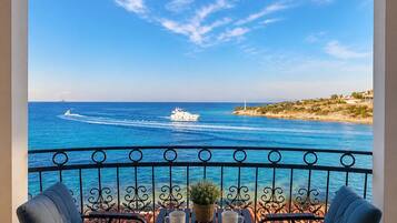 Deluxe Room, Sea View | Free WiFi, bed sheets