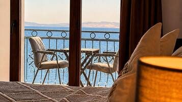 Deluxe Room, Sea View | Free WiFi, bed sheets