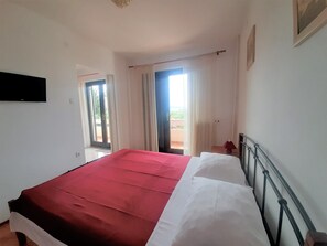 1 bedroom, free WiFi, bed sheets