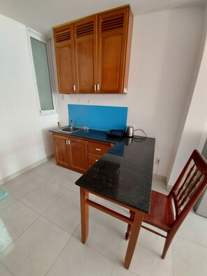 Deluxe Studio, 1 Bedroom | Private kitchen - Son Tra Apartment (Nha Trang)
