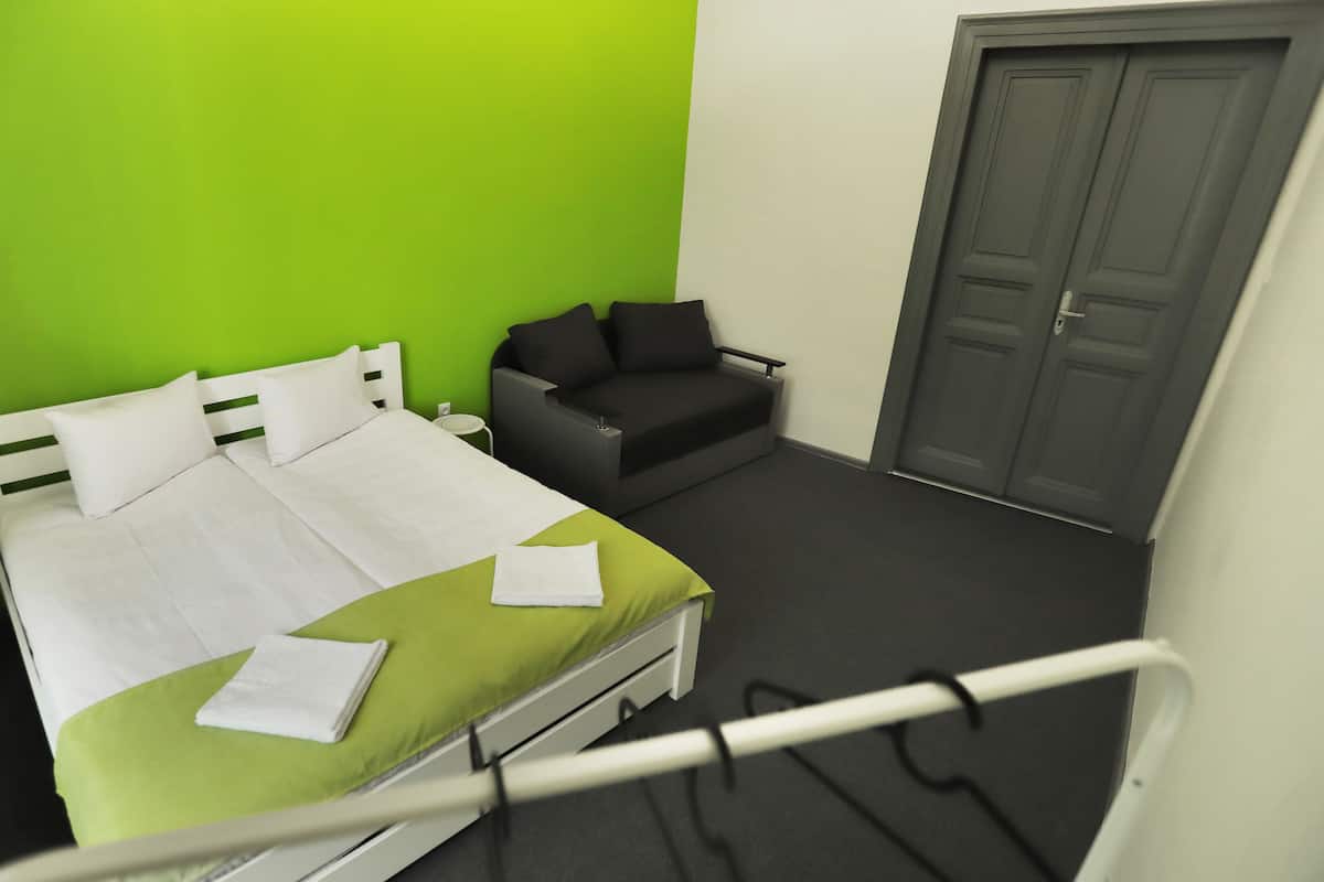 Economy-Doppelzimmer | Verdunkelungsvorhänge, Bügeleisen/Bügelbrett, kostenloses WLAN