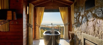 Flora Handüzü Resort & Wellness Bungalow Hotel