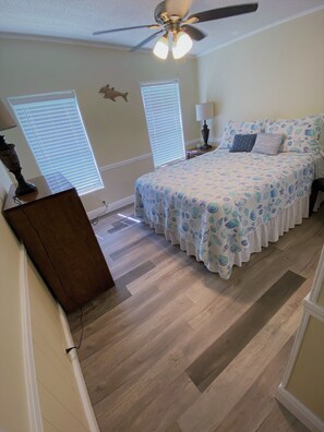 2 habitaciones, tabla de planchar con plancha, wifi y ropa de cama 