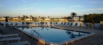 Golf & Beach Getaway Home 2 /2 with Golf Cart