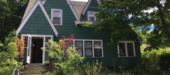 Adorable home next to stunning Wilber Park