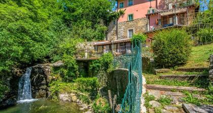 Stunning private villa for 12 people with WIFI, private pool, TV, terrace and pets allowed