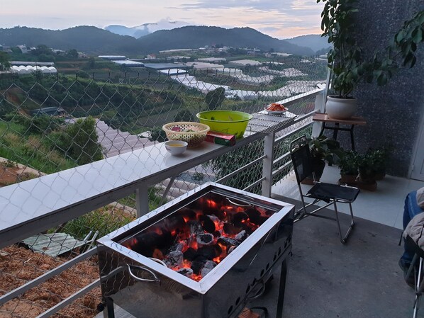 Balcony view - Phương Đông Homestay (Da Lat)