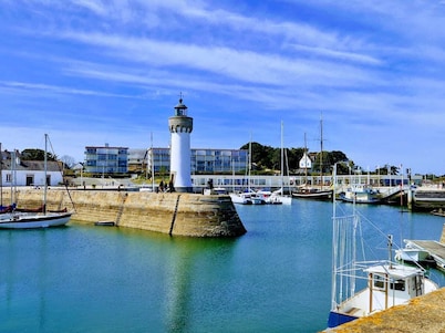 Family house sleeps 7 1min from the beach, C. nautique and Port Haliguen