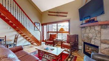 Televisie en een open haard